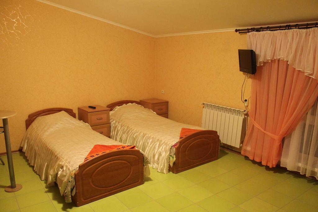 Hotel 4 Seasons Boryspiľ Pokoj fotografie